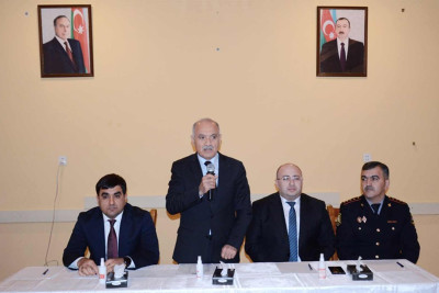 Araz Əhmədov Şərəfə sakinləri ilə görüş keçirib