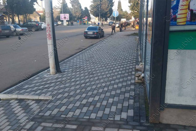 Lənkəranın mərkəzində piyada səkisinin təmiri sonlanıb