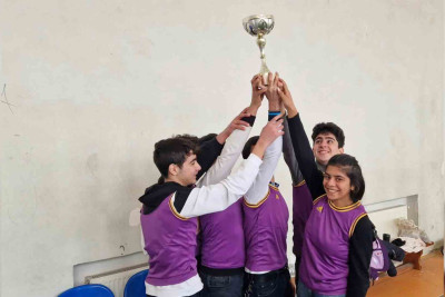 Lənkəranda məktəblilər arasında voleybol yarışı baş tutub