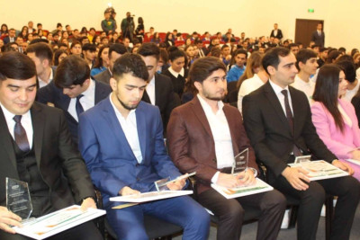 Lənkəranda “İlin gənci” nominasiyası üzrə mükafatlar təqdim olunub