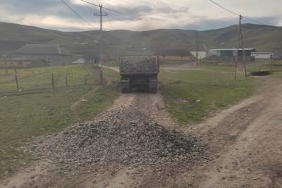 Cəlilabadda kənddaxili yollar təmir edilir
