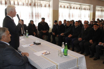 Rafiq Cəlilov Privolnoye kənd sakinləri ilə səyyar qəbul-görüş keçirib