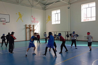 Lənkəranda məktəblilər arasında oyunlar keçirilib