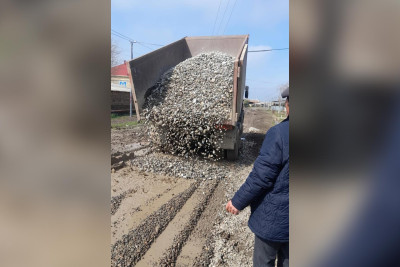 Cəlilabadda kənddaxili yolların təmiri davam edir