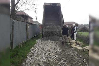 Bəcirəvan kəndində yolların bərpası aparılır