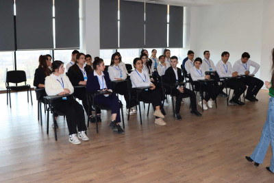 Lənkəranda könüllü gənclərlə görüş baş tutub