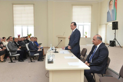 Taleh Qaraşov Nərimanabad qəsəbəsinin əhalisini dinləyib