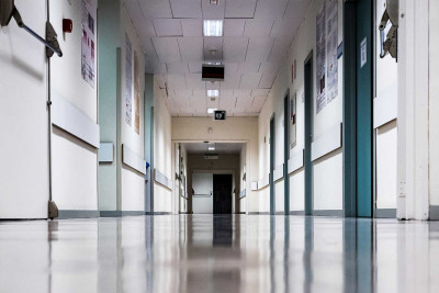 Lənkəranda 31 yaşlı kişi 7 ədəd ülgüc udaraq intihara cəhd edib