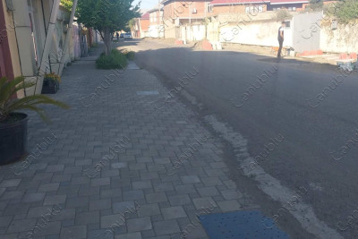 Lənkəranın bu küçəsində yeni piyada səkisi salınır