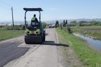 Masallının bir neçə kəndində asfalt yollar təmir olunur