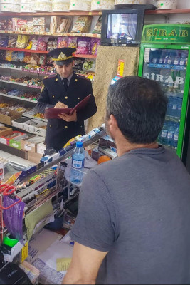 Lənkəranda yetkinlik yaşına çatmayanlara tütün məmulatı satanlar cərimələniblər