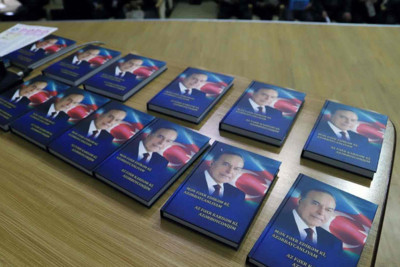 Lənkəranda Heydər Əliyevə həsr olunmuş kitabın təqdimatı keçirilib