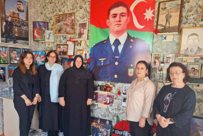 Lənkəranda kitabxana işçiləri şəhid ailəsinə baş çəkiblər