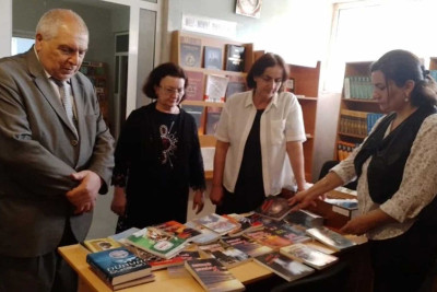 Yazıçı-publisist Əlisafa Azayev Mərkəzi Kitabxanada olub