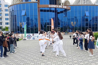 Lənkəranda yeniyetmə və gənclər arasında karate üzrə nümunəvi çıxışlar göstərilib