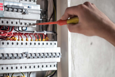 Cənub bölgəsində elektrik təsərrüfatının yenilənməsi davam edir