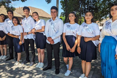 Bu gün məktəblərdə son zəng çalınıb