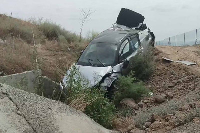 Cəlilabadda avtomobil aşıb: sürücü yaralanıb