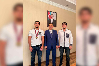 Taleh Qaraşov güləşçi qardaşlarla görüş keçirib