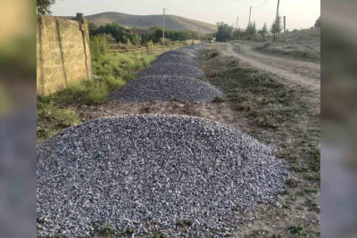 Seyidbazar kəndində yollar təmir olunub