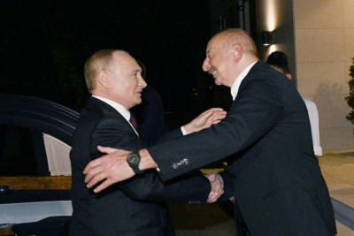 Vladimir Putin Azərbaycana rəsmi səfərə gəlib