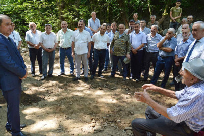 Qəzənfər Ağayev Viləşə kəndində sakinlərlə görüş keçirib