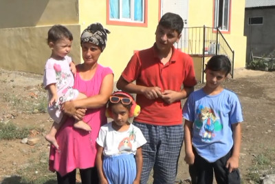 Masllıda dörd uşaq anası yanaraq kül olan evə yenidən qayıtdı