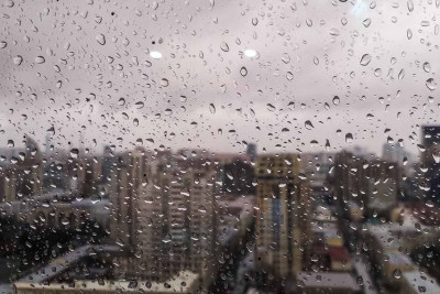 Cənubda hava yağıntılı olub