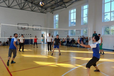 Lerikdə voleybolçular yarışıblar
