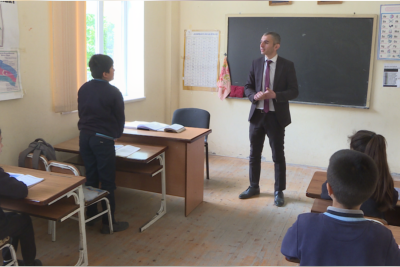 Lerikdən olan fədakar gənc müəllimi tanıyaq