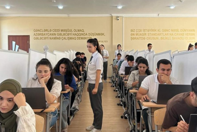 Məktəblinin dostu olmaq istəyənlər imtahan veriblər