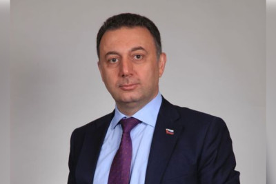 Astaranın qüruru: Elşən Həmzəyev Sankt-Peterburqda yenidən deputat seçilib