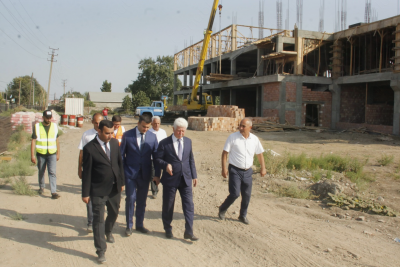 İcra başçısı Göytəpədə aparılan tikinti işləri ilə tanış olub