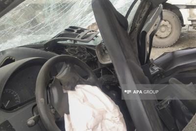 Biləsuvarda qəza: 4 nəfər xəsarət alıb