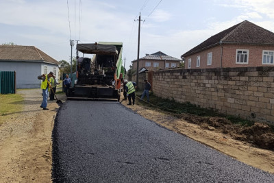 Masallıda şəhid ailəsinin evinə gedən yol asfaltlanıb