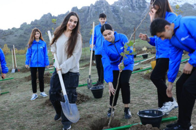 Leyla Əliyeva Lerikdə ağacəkmə aksiyasında iştirak edib