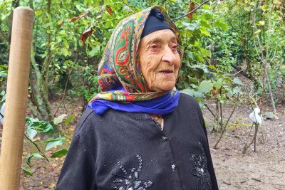 İllərə meydan oxuyan 85 yaşlı astaralı ağbirçək
