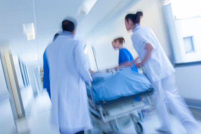 Avtomobilin vurduğu astaralı 6 gün sonra xəstəxanada öldü
