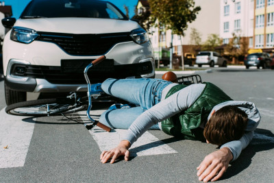 Cəlilabadda avtomobil 14 yaşlı piyadanı vuraraq öldürüb