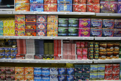 Paytaxt və bölgələrdə pirotexniki vasitələrin satışı ilə məşğul olan 15 nəfər tutulub