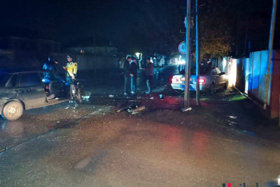 Biləsuvarda iki avtomobil toqquşub