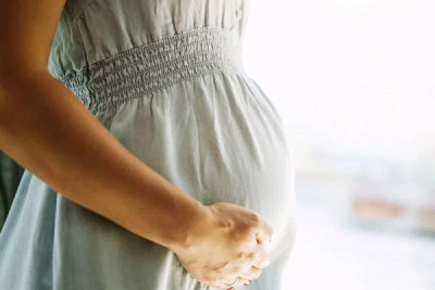 Səkkizinci sinif şagirdi nişanlısından uşaq dünyaya gətirdi