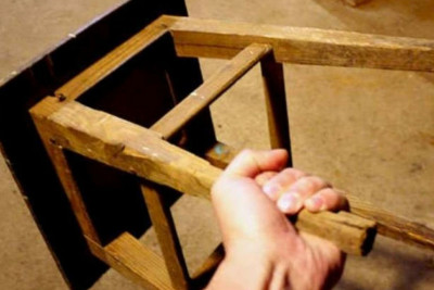 Masallıda atasını stulla döydü, məhkəmə cəzalandırmadı