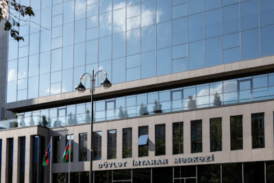 Abituriyentlərə xüsusi aparat satan şəxs HƏBS OLUNDU