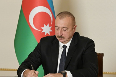 Prezident astaralı idman mütəxəssisini təltif etdi