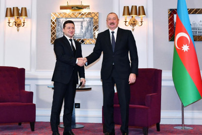 Volodimir Zelenski İlham Əliyevlə söhbət edib