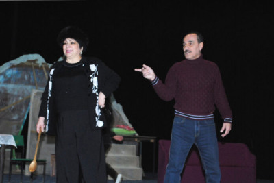 “Bilet əvəzinə konfet kağızı verirdik” – Sumqayıt teatrının BAŞ REJİSSORU ilə MÜSAHİBƏ