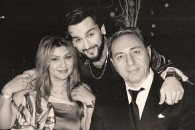 Lerikli müğənni JONY valideynləri ilə fotosunu paylaşıb