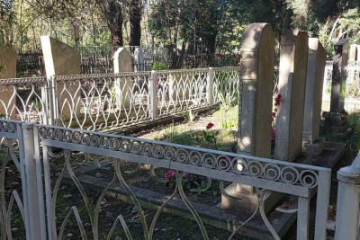 Şagirdlər qəbiristanlıqda qeyri-etik hərəkətlər etdilər - RƏSMİ AÇIQLAMA + VİDEO