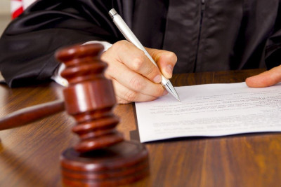 Narkotiklərin qanunsuz dövriyyəsində təqsirləndirilən BƏRAƏT ALDI